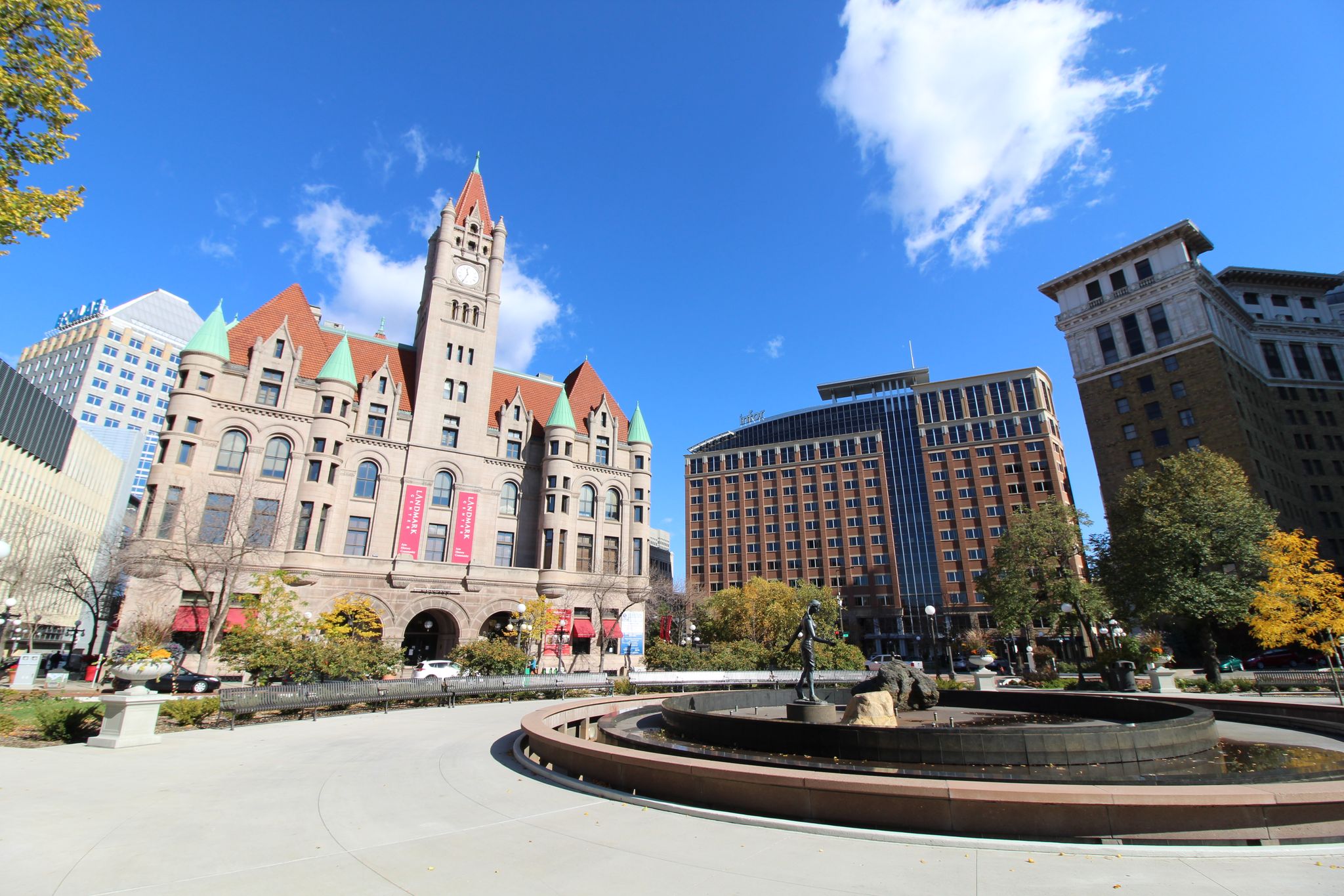 Downtown St Paul with fountain